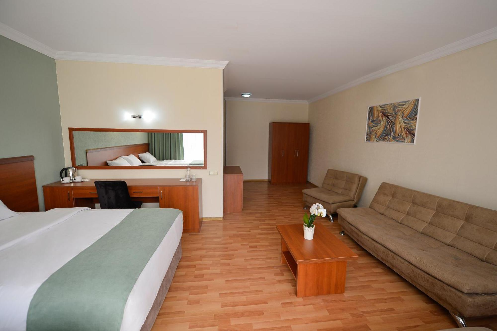 Villa Pheria Batumi Esterno foto