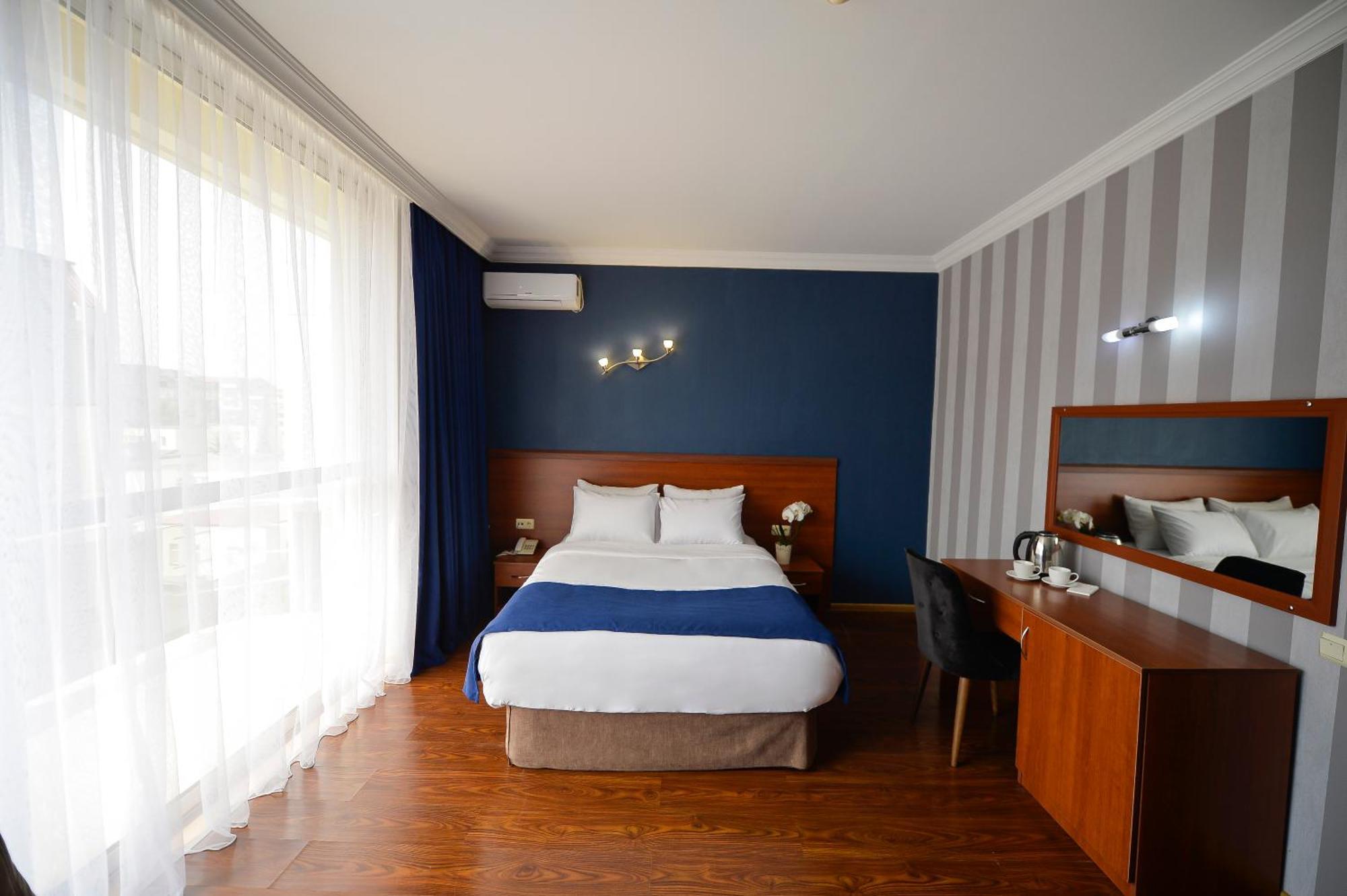 Villa Pheria Batumi Esterno foto