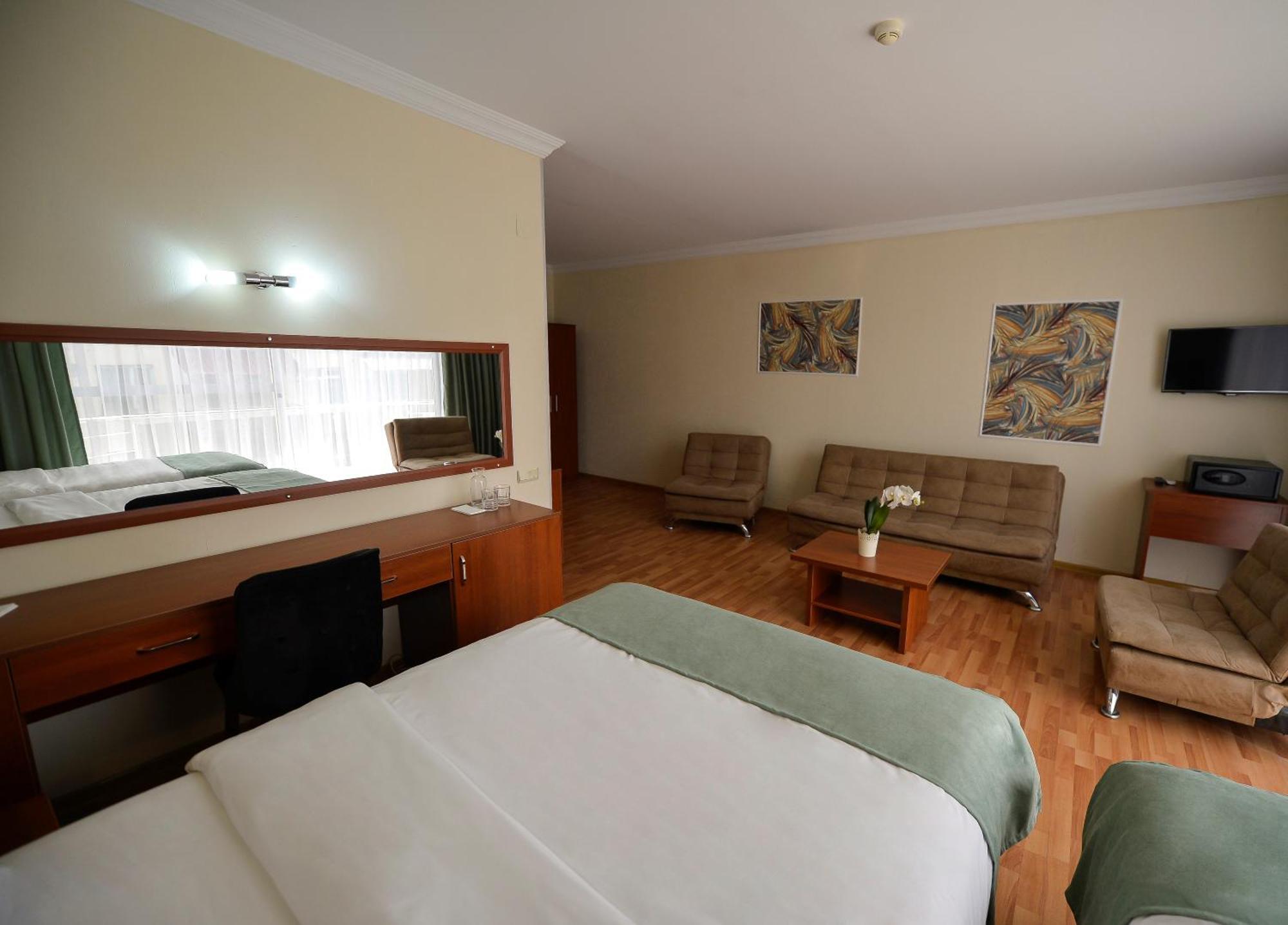 Villa Pheria Batumi Esterno foto